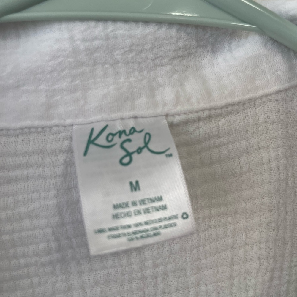 Kona Sol White Textured Button-Front Shirt